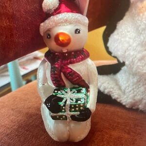 Christopher Radko Kneeling Snowman with Gift